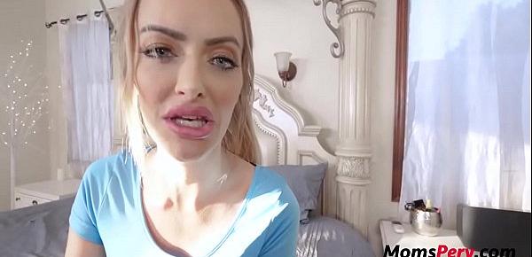  MILF Mom Loves Doing Naughty Things- Linzee Ryder